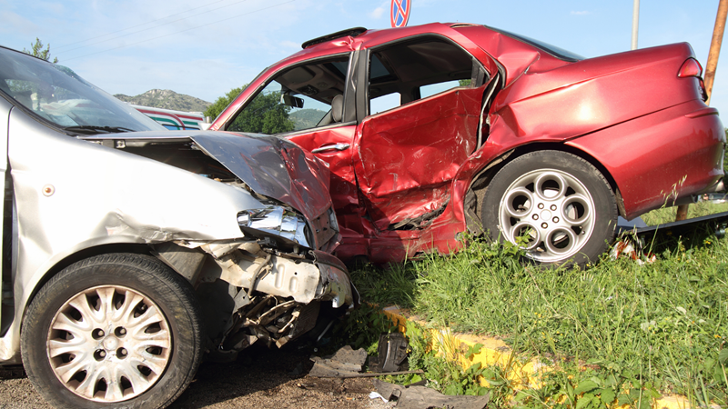 Injuries in Multi-Vehicle Crash at 5400 SE Hawthorne Rd
